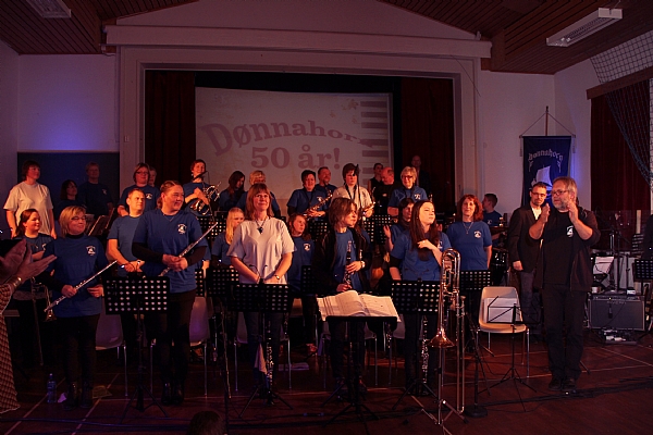 Dønnahorn fylte 50 år i 2012! Her er et bilde fra den store filmkonserten. (Foto: Hilde Andreassen)
